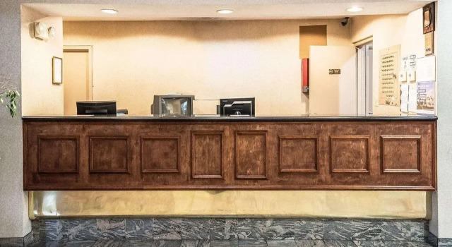 Studios and Suites 4 Less Emporia, Забронировать Мини-отель Эмпория Виргиния