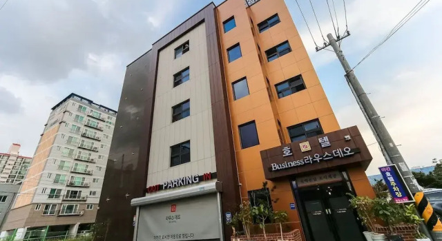 Pohang Jangseongdong Lausdeo, Забронировать Отель Отели провинции Кёнсан-Пукто с парковкой, Парковка