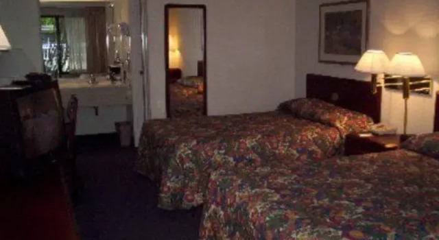Brookwood Inn