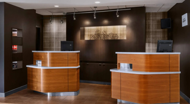 Courtyard by Marriott Fishkill, Забронировать Отель Фишкил Hudson Valley, рядом с Мемориальная библиотека Блоджетт