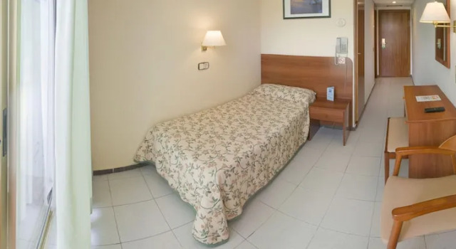 Одноместный номер с балконом GHT Costa Brava & Spa