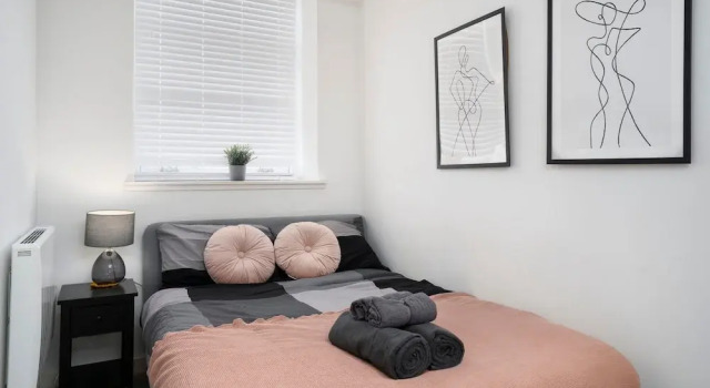 2bed-2bath Flat City Centre, Забронировать Апартаменты/квартира Эдинбург Midlothian, рядом с Национальный музей Шотландии