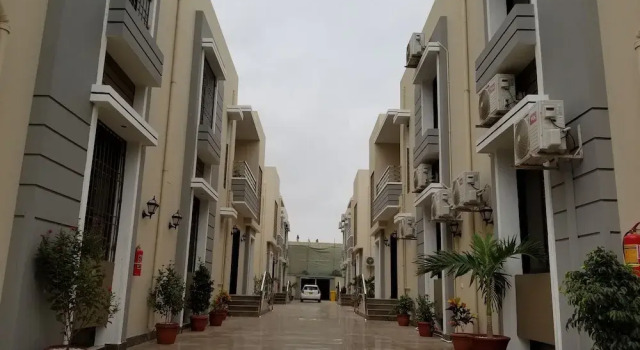Zifan Hotel & Suites, Book Hotel Hotels in PECHS with Parking, Parking