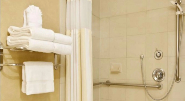 Четырёхместный номер Standard Hilton Garden Inn Monterey