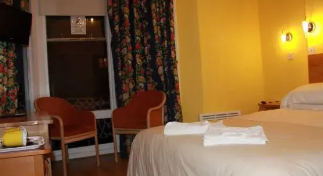 Двухместный номер Standard с частичным видом на море Ambassador Hotel