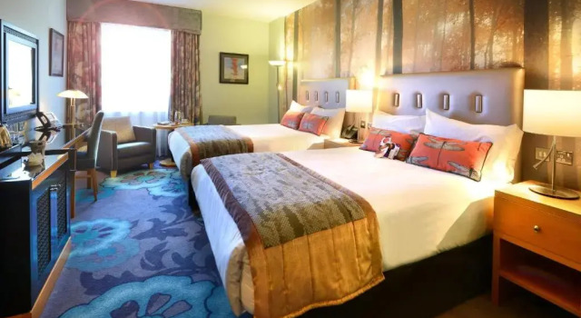 Четырёхместный номер Deluxe Crowne Plaza Dublin Airport by IHG
