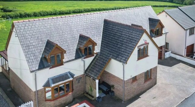 Highfield - 5 Bedroom Holiday Home - Pembroke Dock
