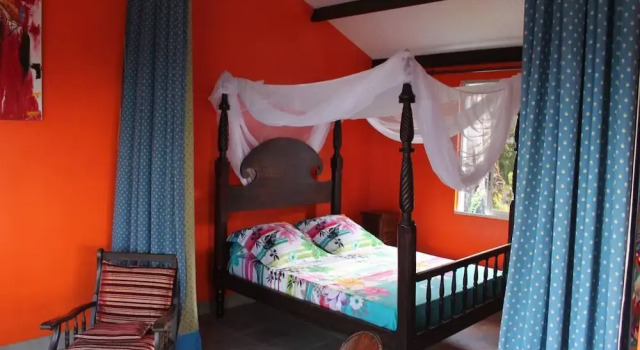 Bungalow With one Bedroom in Ste Rose, With Wonderful sea View, Pool A, Rezerwuj Dom wakacyjny Hotele w Basse-Terre z parkingiem, Parking
