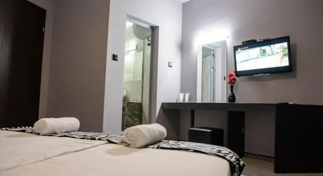Номер Standard с балконом и с видом на горы Central Guest Rooms