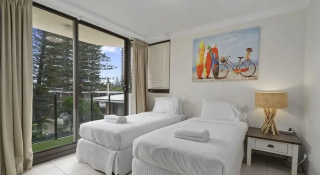 Premiere Apartments -HR Surfers Paradise, Забронировать Апартаменты/квартира Серферс-Парадайс Голд-Кост, рядом с Florida Gardens Tram Station