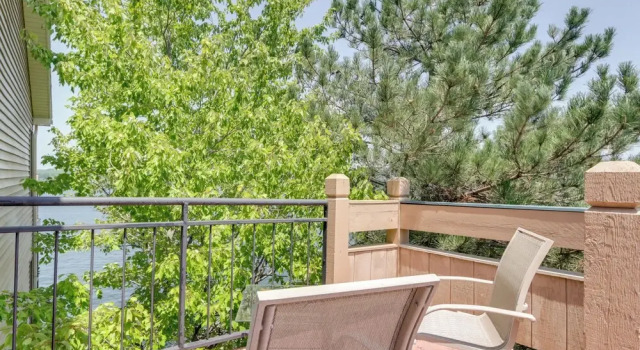 Pool Access + Views: Waterfront Lake Ozark Escape, Prenota Appartamento Hotel a Missouri con parcheggio, Parcheggio