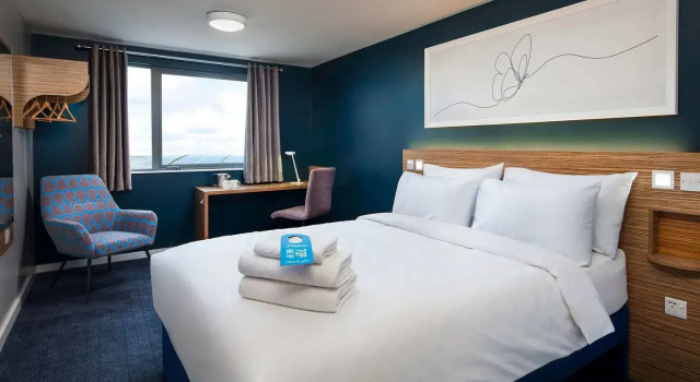 Travelodge Manchester Piccadilly, Забронировать Отель Манчестер - центр города Манчестер, рядом с Район Гей-виллидж в Манчестере
