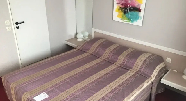 Четырёхместный номер Standard The Originals City, Hôtel Éden, Rouen Nord