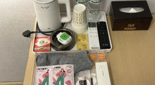Кровать в общем номере (мужской номер) Mandan hospital. Naxi Homestay (Zhongyi Market Store, Old Town, Lijiang)