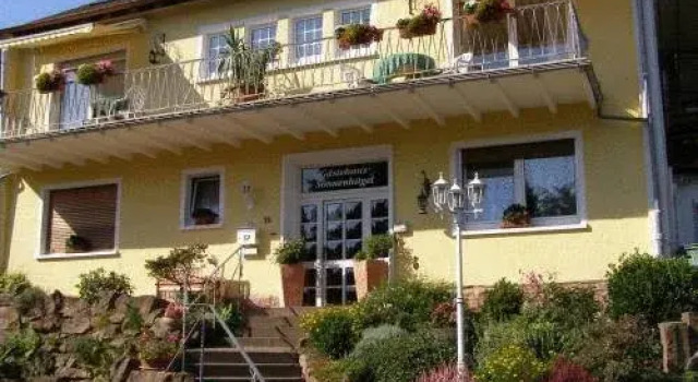 Gästehaus am Sonnenhügel, Забронировать Отель Бад-Орб Шпессарт, рядом с Пешеходный маршрут для хождения босиком