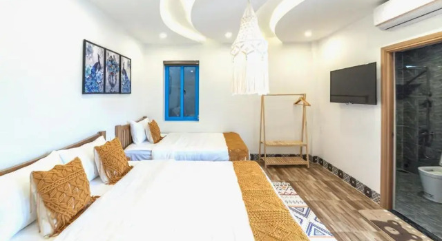 Трёхместный номер Standard с балконом Lazy Bear Villa By The Little Hoi An
