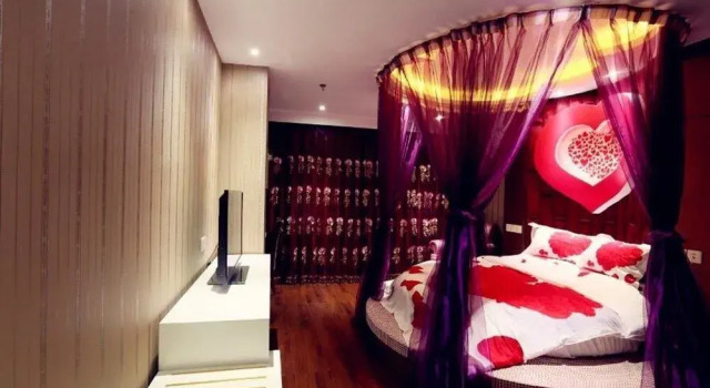 Chongqing Xinhao Theme Hotel, Забронировать Отель Чунцин Chongqing Area, рядом с Jiaochangkou Metro Station