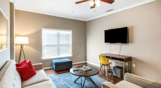Люкс Standard c 1 комнатой Charming 1BD in Trendy West End Neighborhood