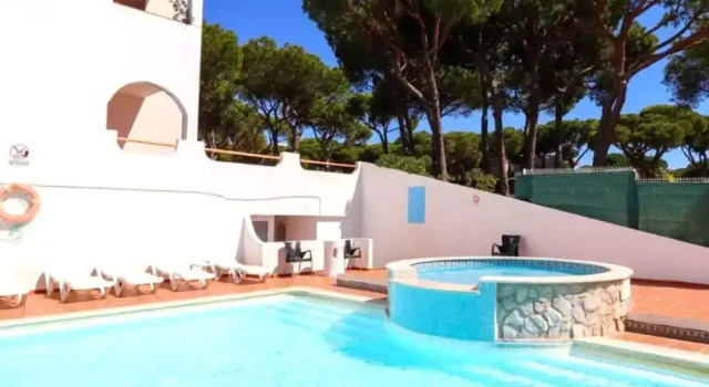 Апартаменты Casa Falesia T2 - 5 min From the Beach - Wifi
