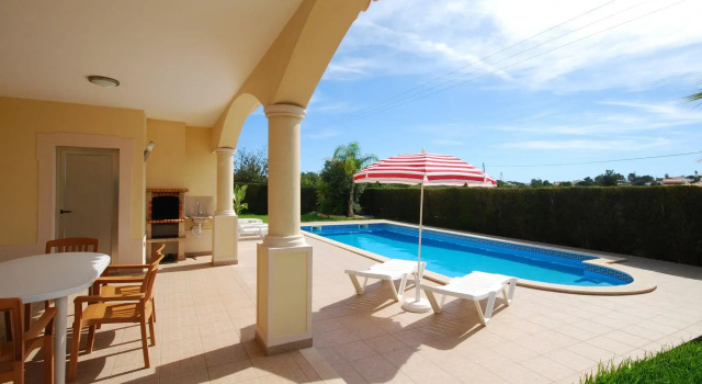 Very spacious villa with private pool in Albufeira on the Algarve coast, Rezervovat Vila Chaty v Algarve, Chalupa