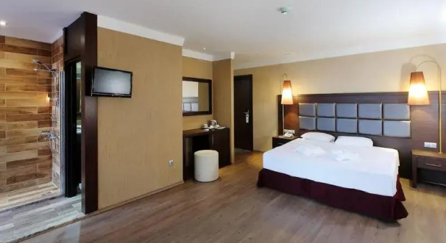 Marmaris Resort Deluxe, Rezerwuj Ośrodek wypoczynkowy Hotele w Hisaronu z basenem, Basen