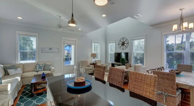 Saltire Cottage by Destin Getaways, Varaa Lomakoti Hotellit Emerald Coast uima-altaalla, Uima-allas