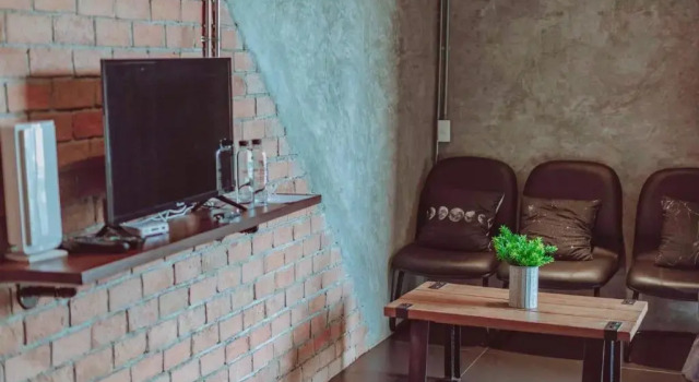 Трёхместный номер Standard с балконом The LOCAL Ari