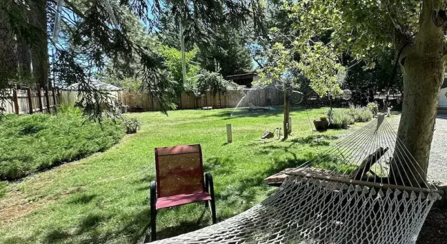 Коттедж Comfort The Pines Inn and Cottages