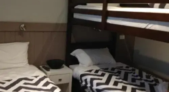 Grevillea Gardens, Book Hotel Bright 