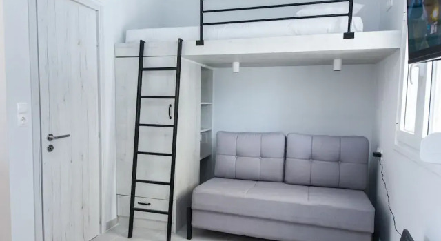 Студия Modern Equipped Studio w View in Kipseli