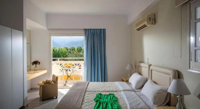 Двухместный номер Deluxe с видом на бассейн Vergina Apartments & Suites