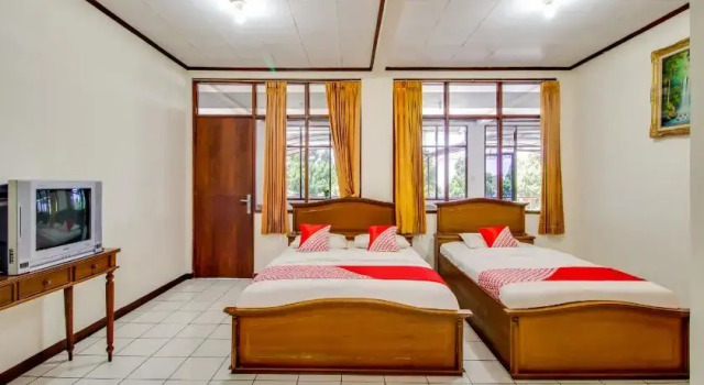 Suite doble OYO 3899 Penginapan Christina