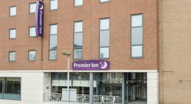 Номер Standard Premier Inn Luton Town Centre