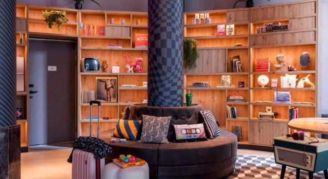 Moxy the Hague