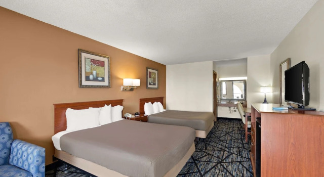 Четырёхместный номер Standard с балконом Americas Best Value Inn Celina