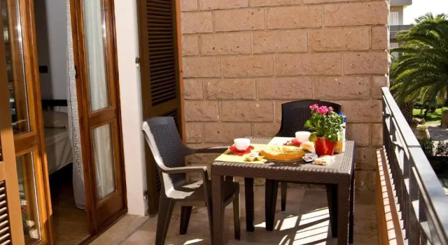 Четырёхместный номер Standard с балконом Villa Marogna