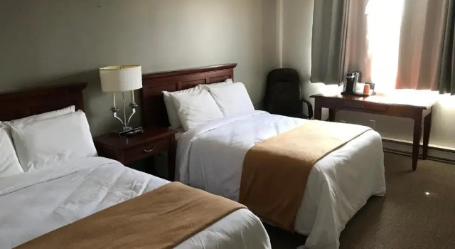 Четырёхместный номер Standard The Auberge Inn