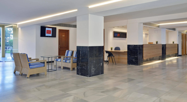 Отель Innside by Meliá Alcudia