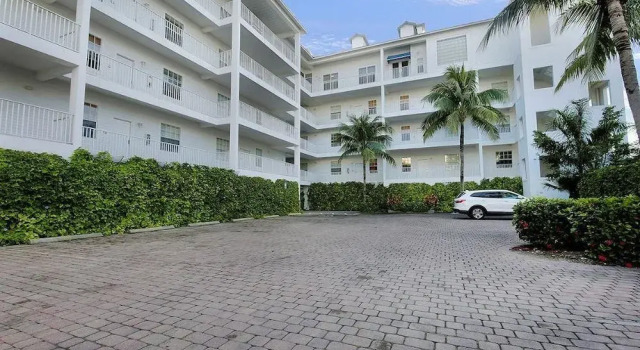 Palm St Condo