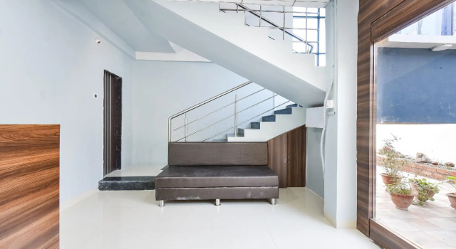 OYO Flagship 61327 Hotel Manish Inn, Забронировать Отель Отели штата Махараштры 3 звезды, 3*