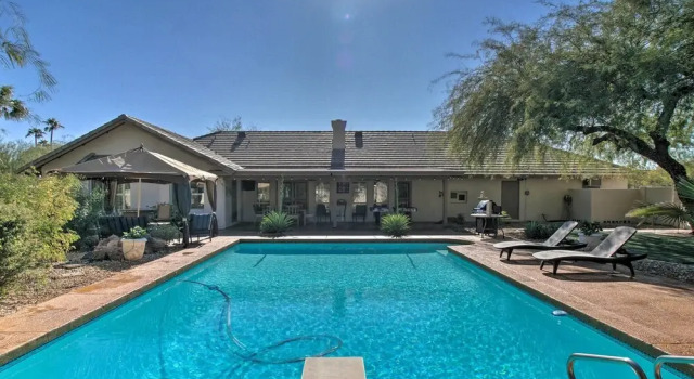 Коттедж Game Room, Fire Pit & Putting Green: Glendale Home