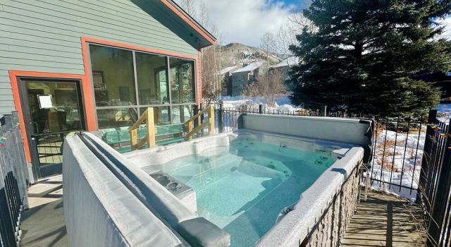 Lodge Life! Walk Or Shuttle To Lifts + Fireplace, Hot Tub 2 Bedroom Condo by RedAwning, Забронировать Апартаменты/квартира Апартаменты Теллурайд, рядом с Oak Street Lift, Апартаменты/квартира