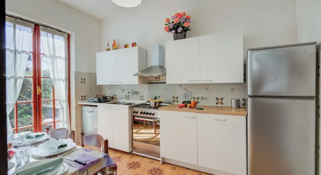 Семейный коттедж с балконом и с видом на море Casa Maddalena al Mare 600m from sea - Happy rentals