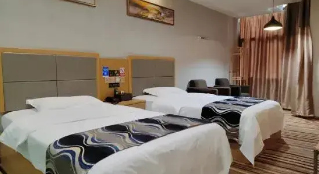 Yuhuan gangdu business hotel, Book Hotel Hoteller i Yuhuan med parkering, Parkering