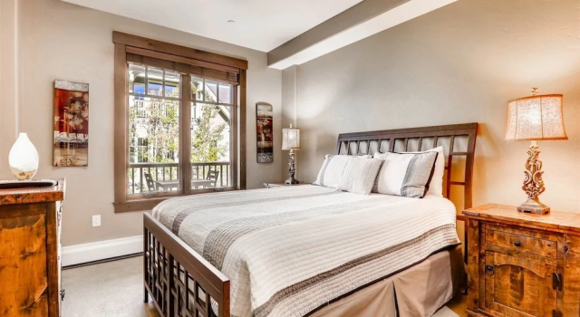 Luxury 3 Bedroom Breckenridge Vacation Rental with Mountain Views Steps from Historic Main Street