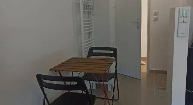 Bioty'Provence - chambre et SDB privées - à 4km de l'Isle sur la Sorgue - accès de 18h à 10h, Prenota Hotel Hotel a Alvernia con parcheggio, Parcheggio