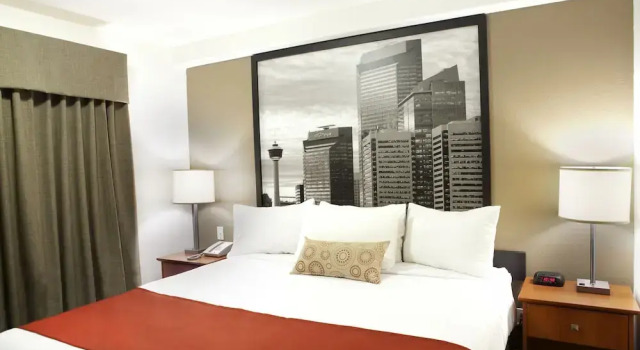 Люкс c 1 комнатой Super 8 by Wyndham Calgary Shawnessy Area