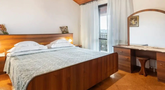 Peaceful Apartment in Poreč with Garden