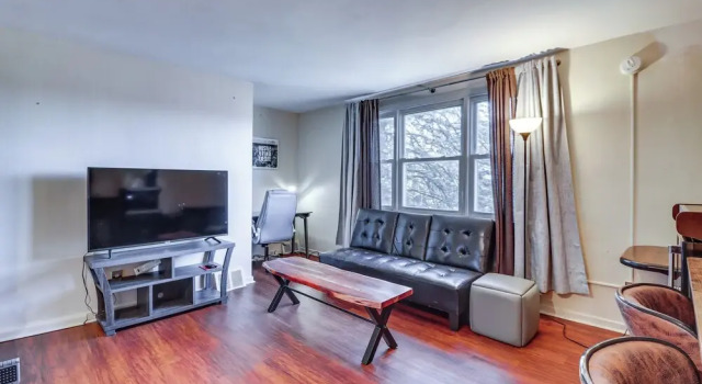 Апартаменты Cozy Easton Condo Near Historic Downtown