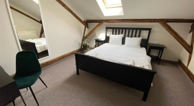 Theater Guesthouse with Parking, Varaa Hotelli Oradea 